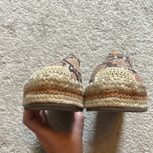 WILD DIVA LOUNGE Tan & Black Snakeskin Print Women’s Espadrilles size 6.5 - Picture 6 of 9